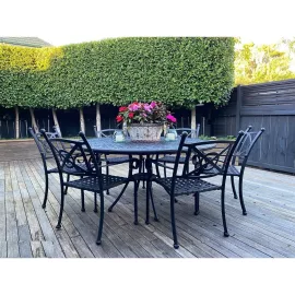 outdoor dining table